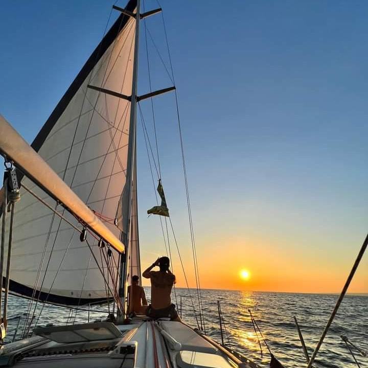 Escursioni a Vela al Tramonto in Salento Escursioni in Barca a Vela al Tramonto in Salento